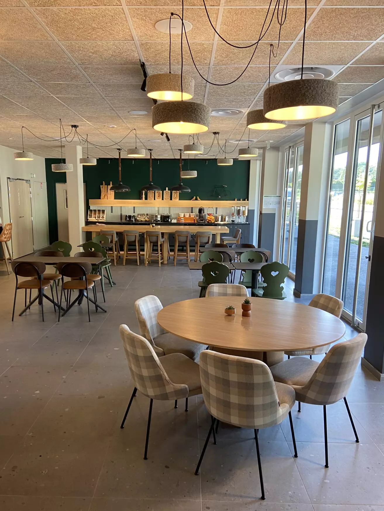 Salle petit déjeuner